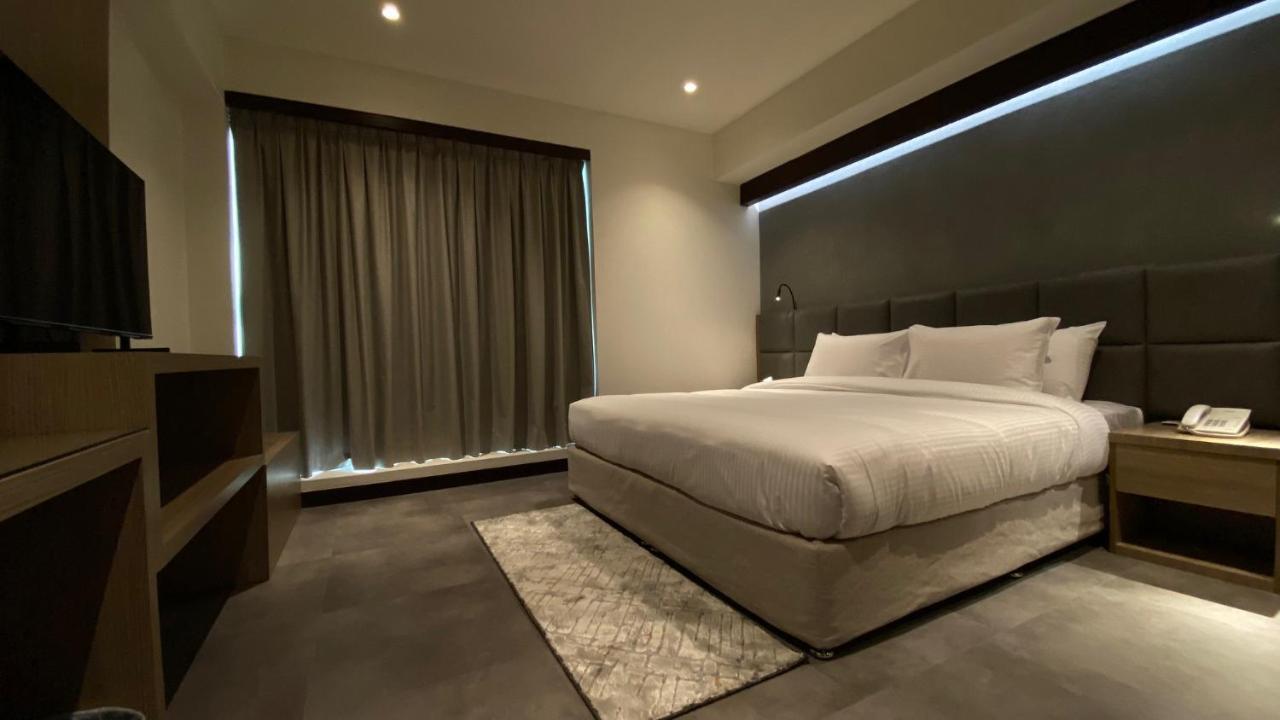 Sitara Hotel Apartment Dubai Bagian luar foto