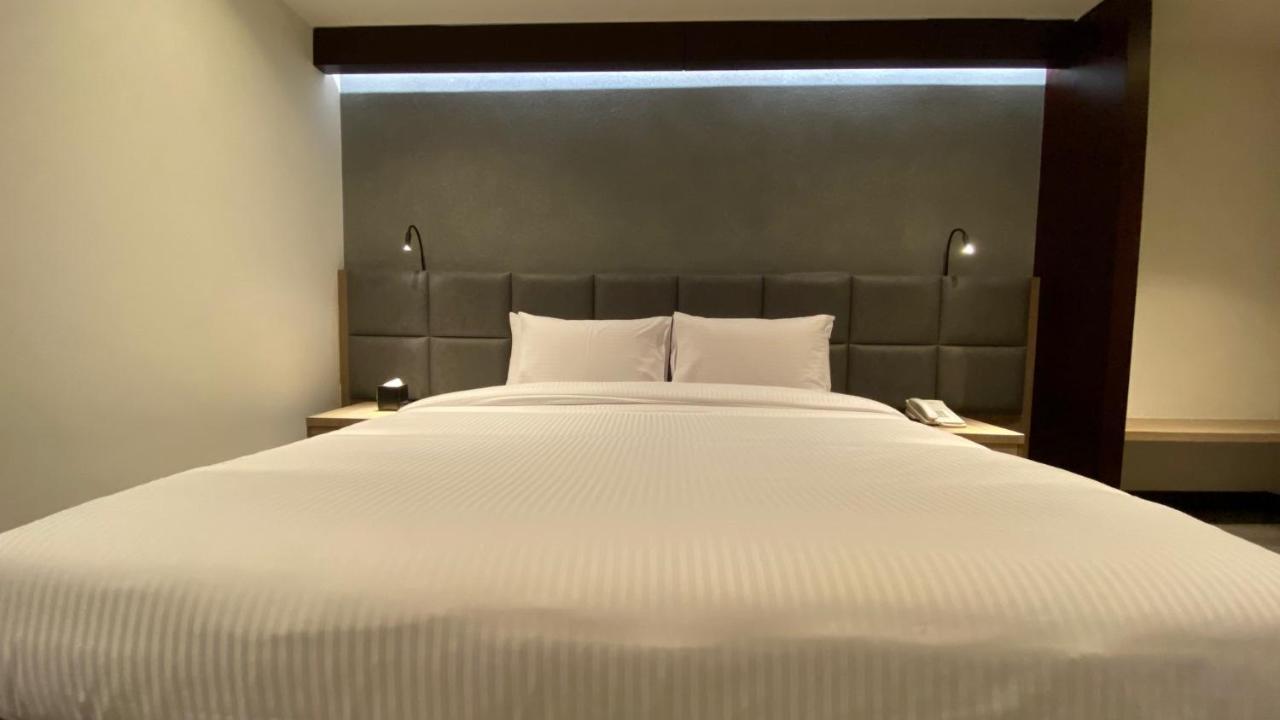 Sitara Hotel Apartment Dubai Bagian luar foto