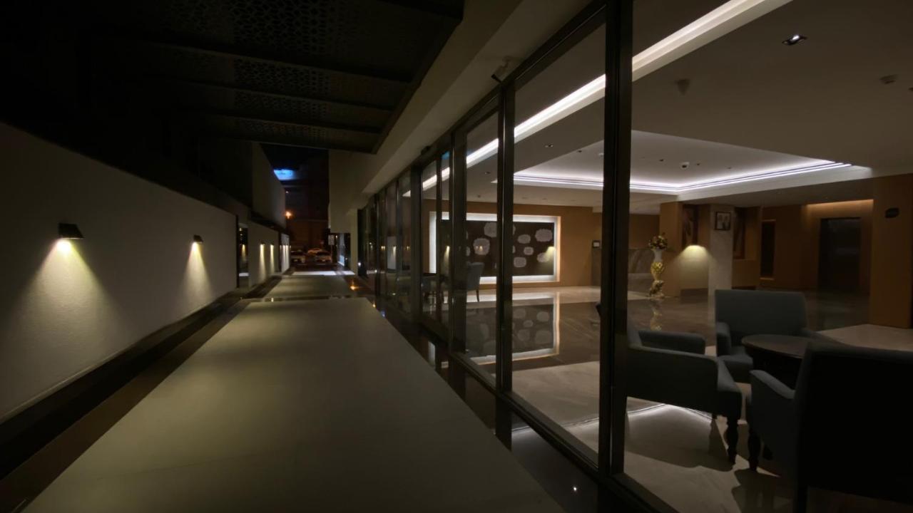 Sitara Hotel Apartment Dubai Bagian luar foto